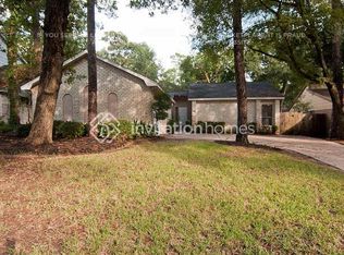 14 Lancelot Ln, Conroe, TX 77304