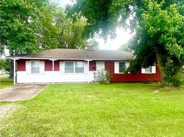 1020 N West St, Nevada, MO 64772