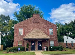 2009 Dundee St, Oxford, MS 38655