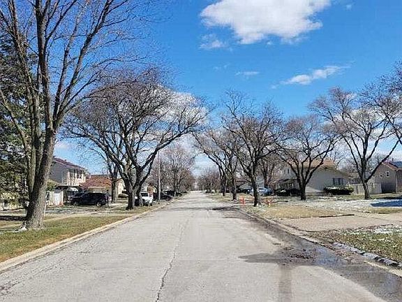 4th image of 4511 W 175th Pl