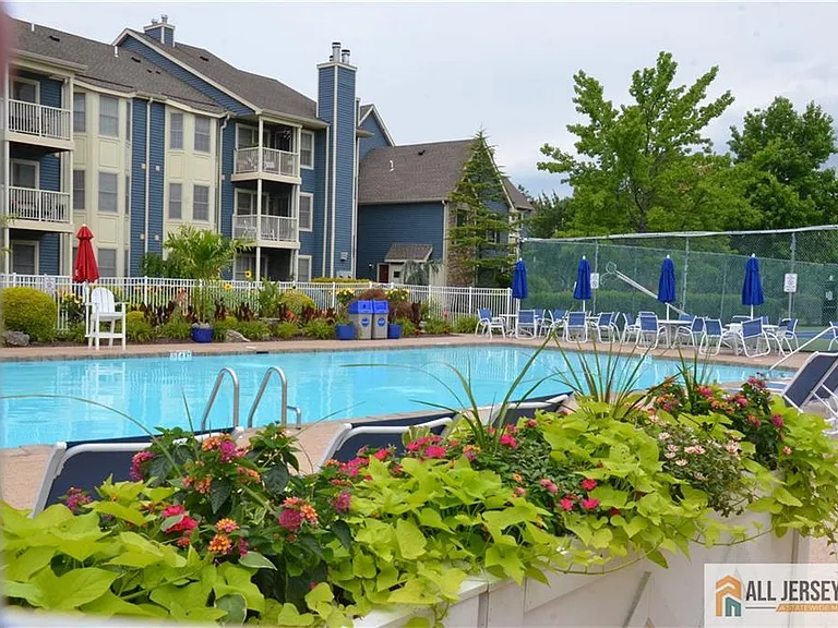 244 Crosspointe Dr #244 — Photo 9