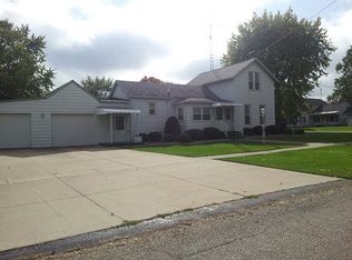 307 W 2nd St, Lostant, IL 61334