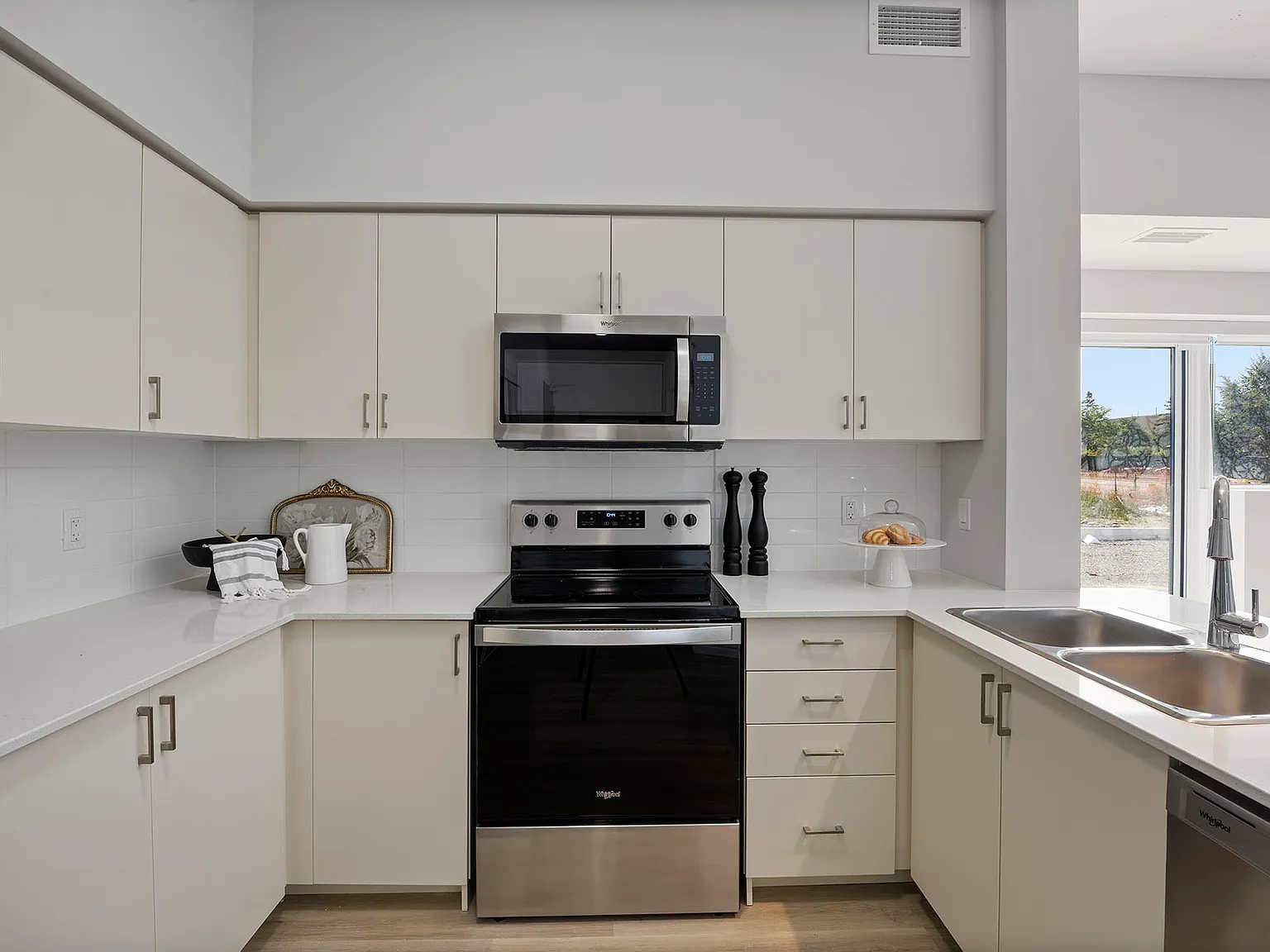 70 Dean Ave — Photo 3