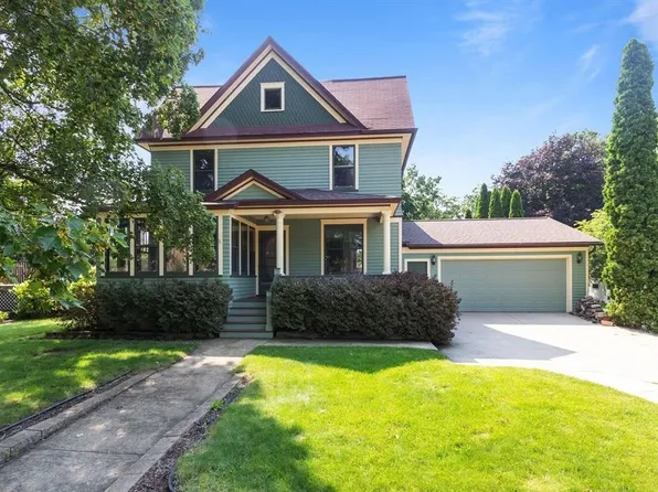 607 Mill St, Green Lake, WI 54941