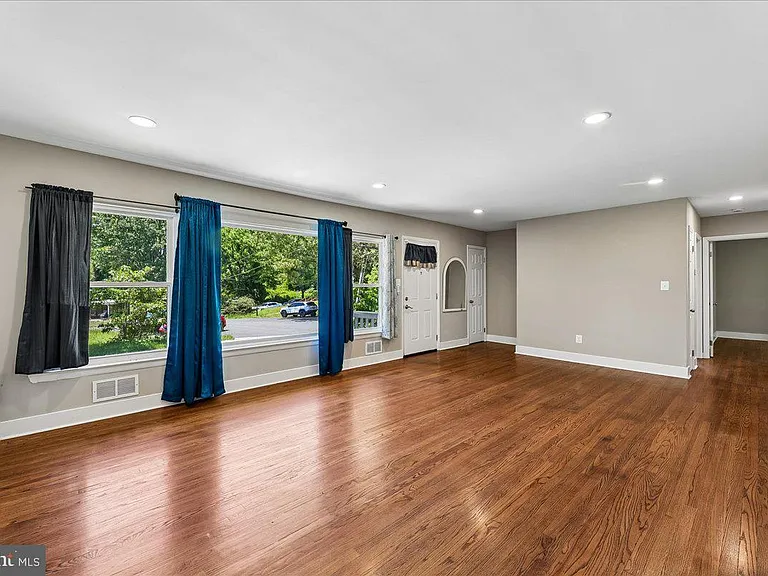 3102 Romain Ct — Photo 3