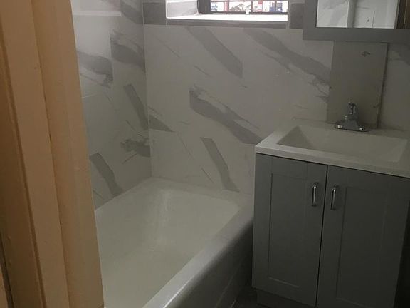 3rd image of 224 S Orange Ave APT 5