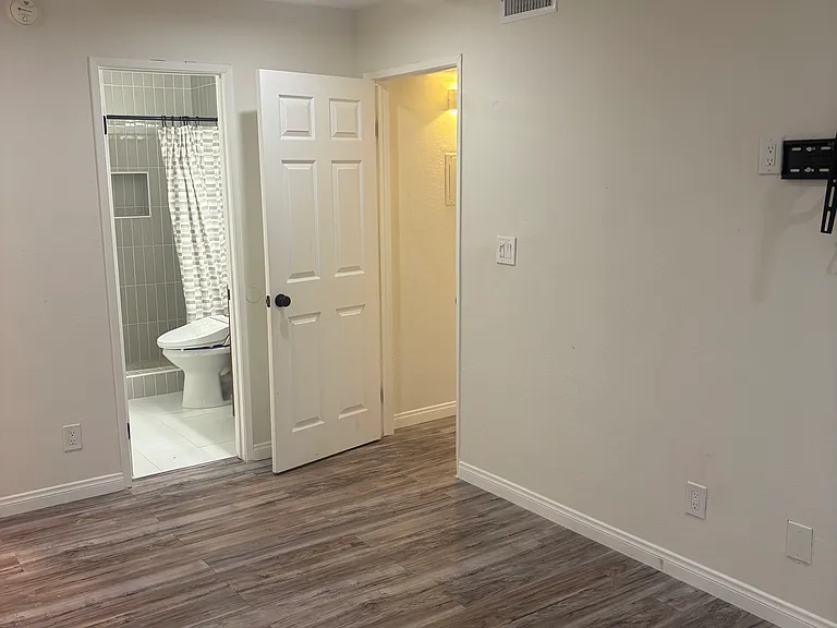 25007 Peachland Ave #124 — Photo 12