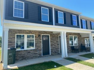 1591 Oak Leaf Dr NW, Hickory, NC 28601