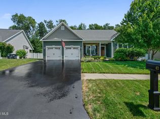 43 Maiden Cir, Malta, NY 12020