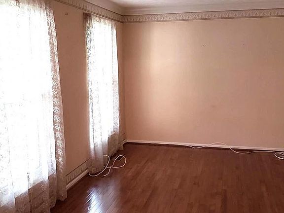 5th image of 460 Westmoreland Dr