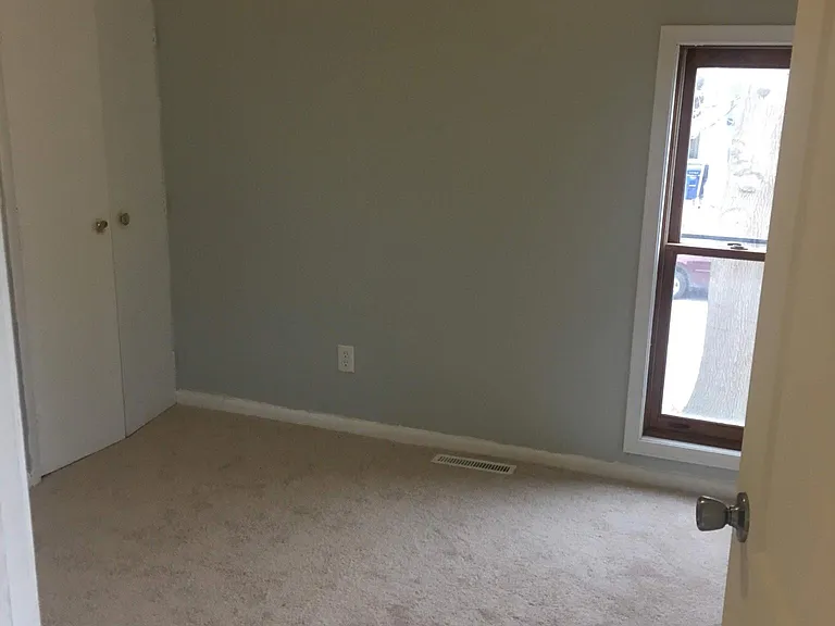 2465 Indianola Ave — Photo 25