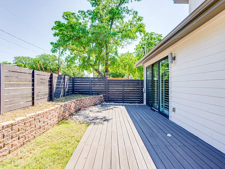 1412 Perez St #1 — Photo 40