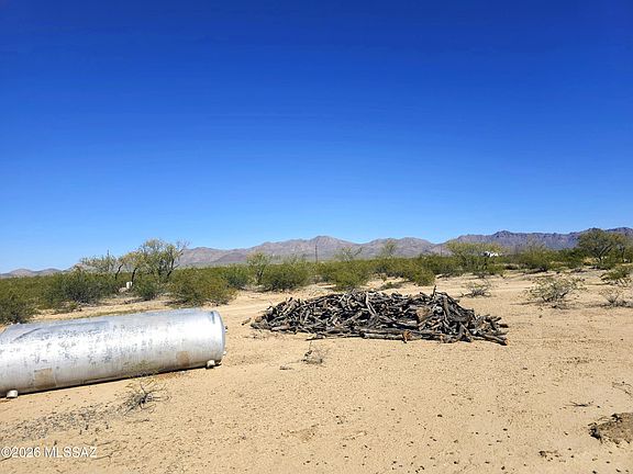 3rd image of 1491 S Sandario Rd