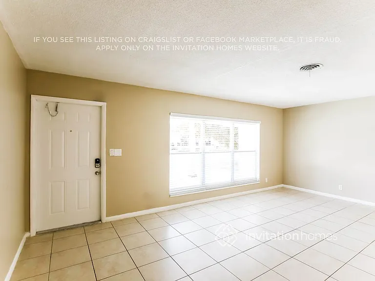 759 NW 7th St — Photo 4