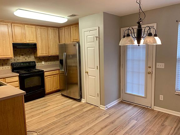 2nd image of 405 Vailview Dr