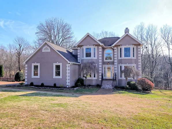 1008 Claremont Dr, Columbia, TN 38401