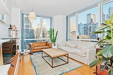 Rented by R New York