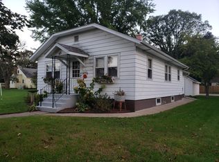 415 S 6th St, La Crescent, MN 55947