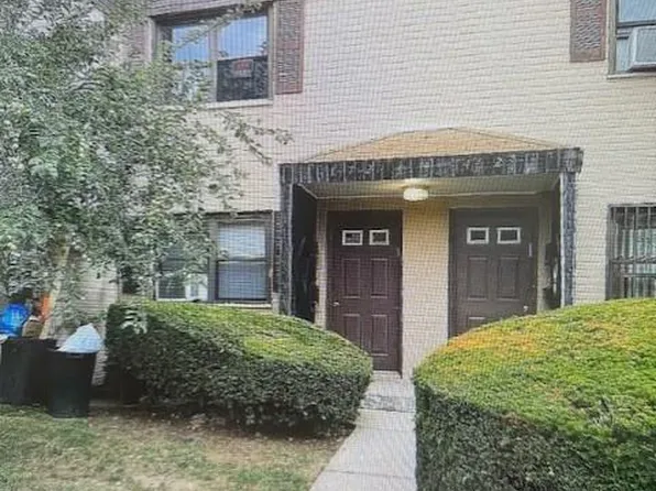 147-21 71 ave #B, Flushing, NY 11367