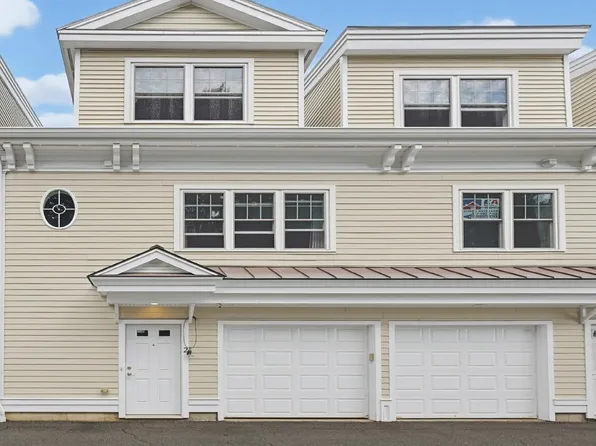 501 Cabot St Unit 2, Beverly, MA 01915