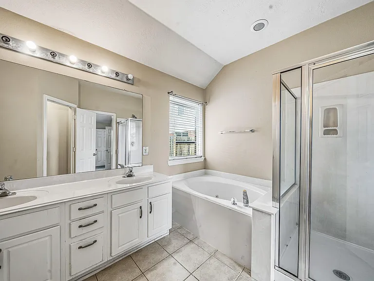 7107 Piney Meadow Ct — Photo 15
