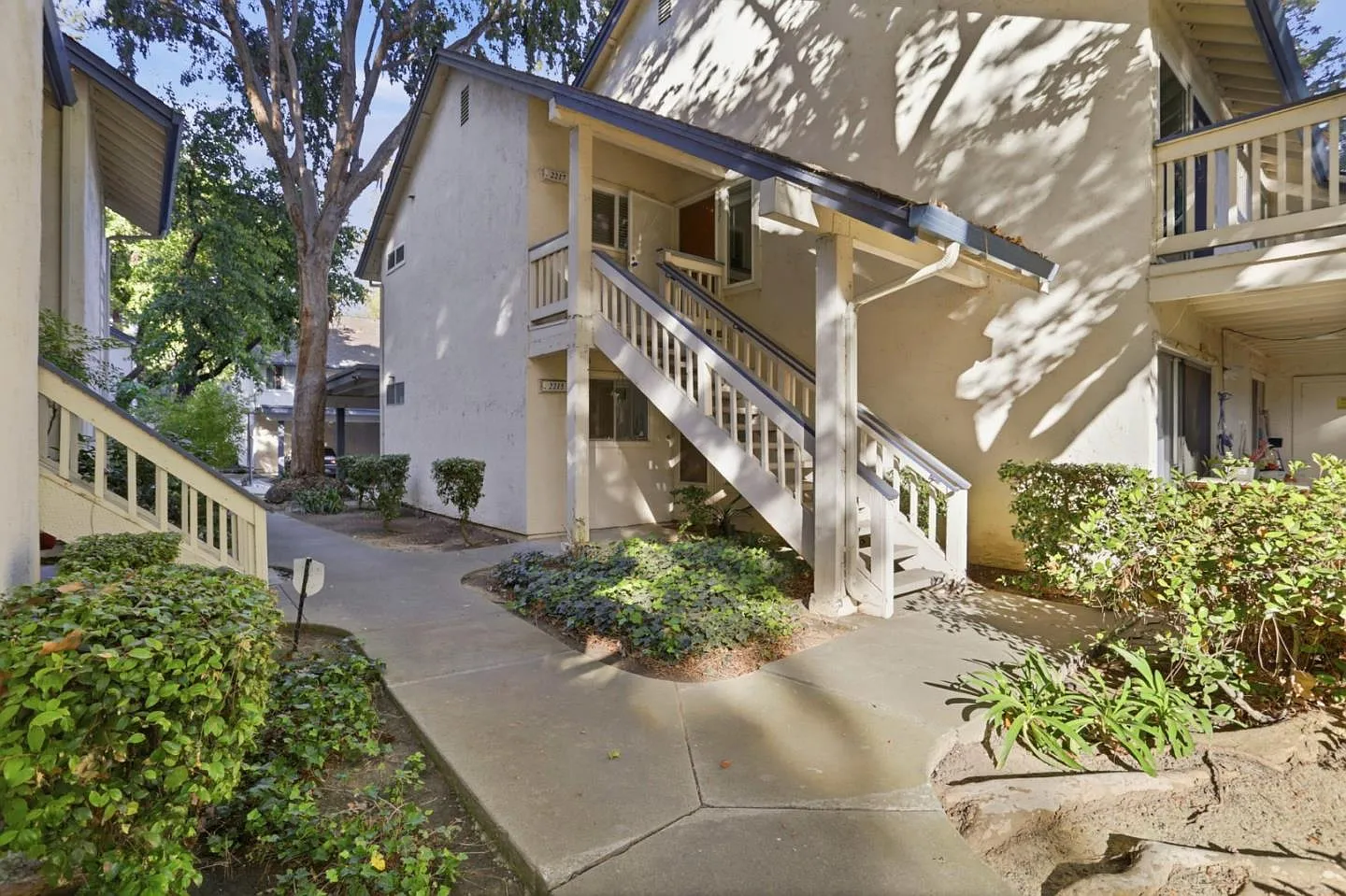 2217 Summereve Ct photo 1
