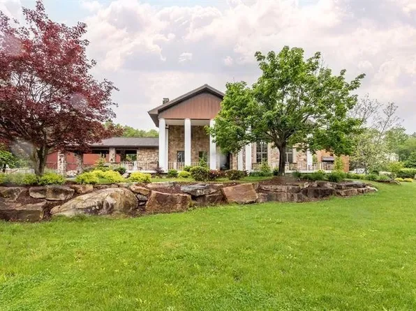 33 Chalk Hill Ohiopyle Rd, Ohiopyle, PA 15470