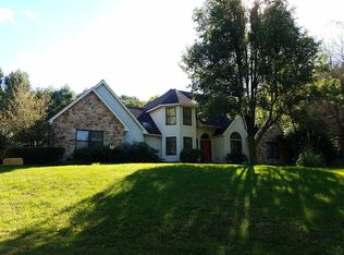 35 N Mount Hope School Rd, Willow Street, PA 17584