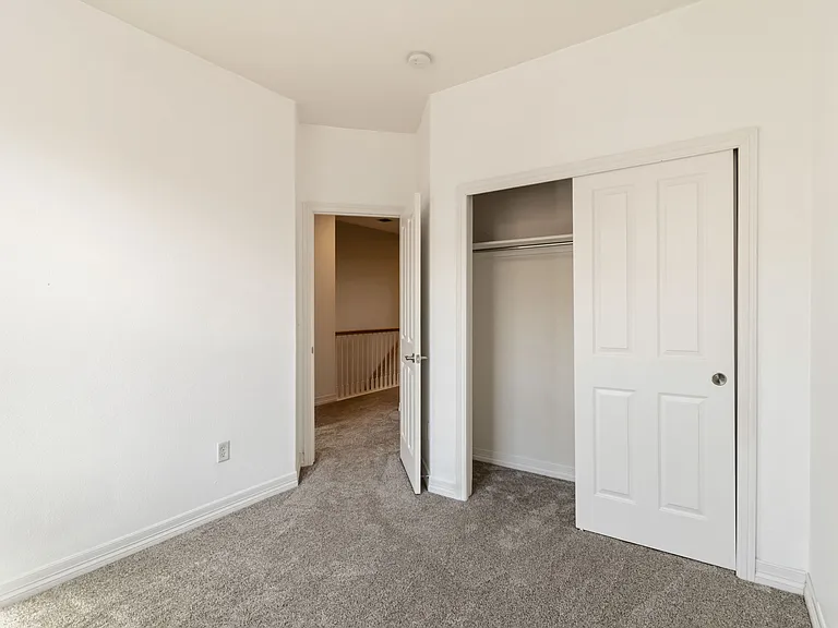 9219 Kornbrust Cir — Photo 23
