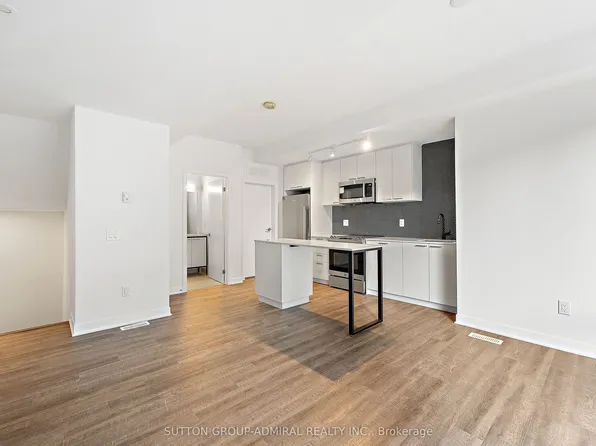 10 Ed Clark Gdns, Toronto, ON