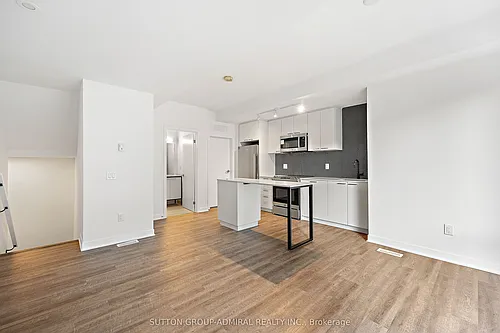 10 Ed Clark Gdns #Townhouse 5 Photo 1