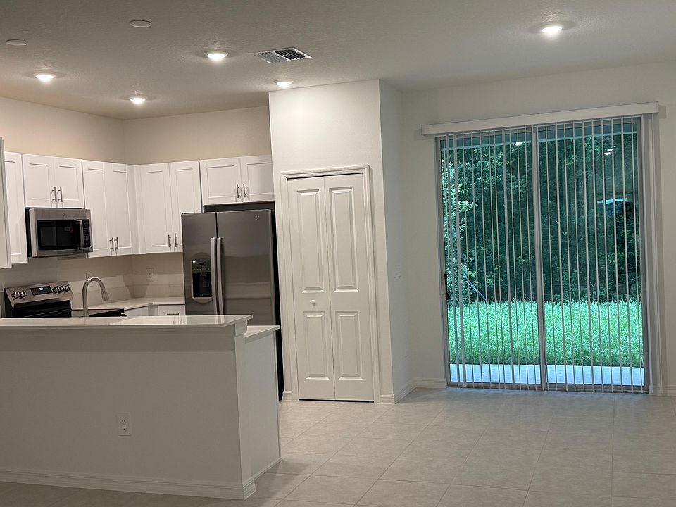 1st image of 10154 Trumpet Honeysuckle Way