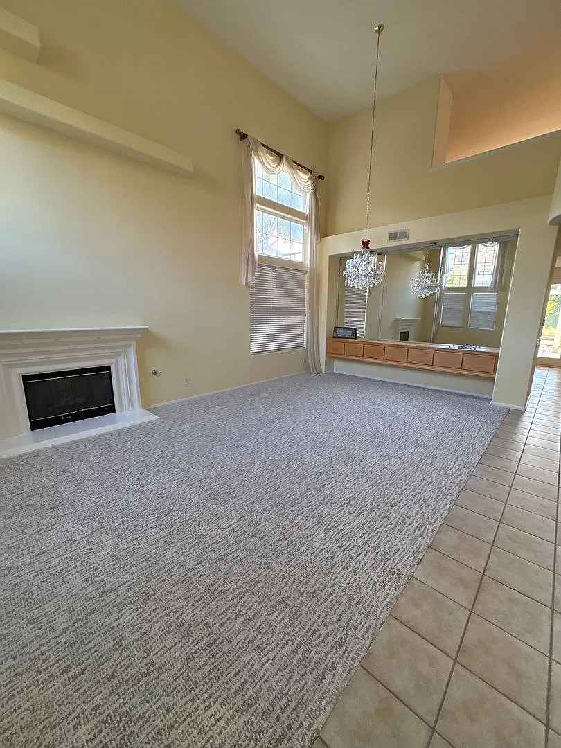 Spacious 5-Bedroom Home in the Heart of Murrieta! — Photo 2