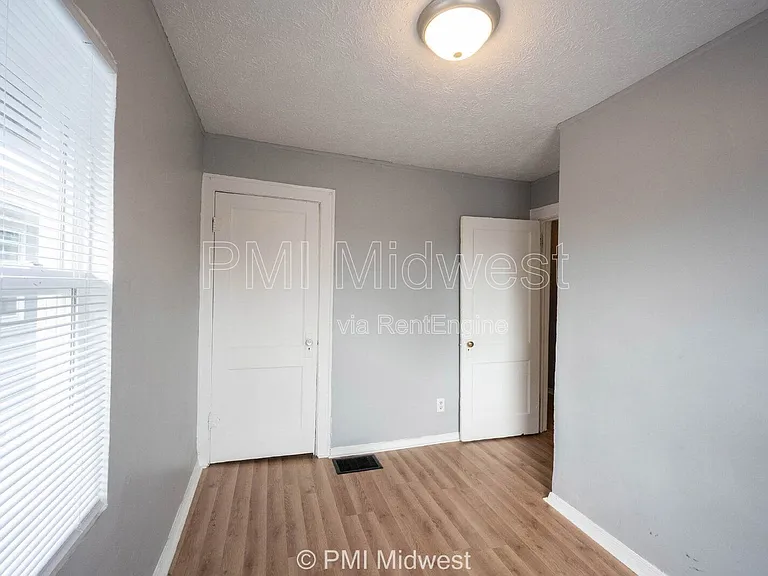 3415 N Capitol Ave — Photo 15