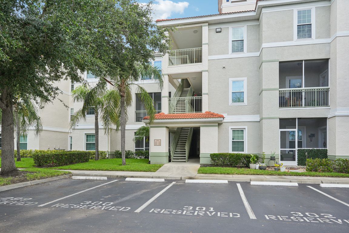 Walden Center Dr-S2506-001.jpg