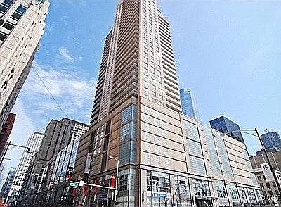 545 N Dearborn St — Photo 1