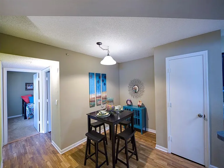 Leigh Meadows Apartments — Photo 16