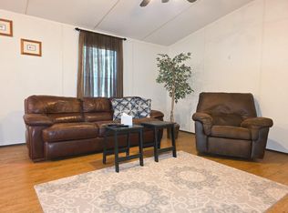 700 Harbor Point Dr, Trinity, TX 75862