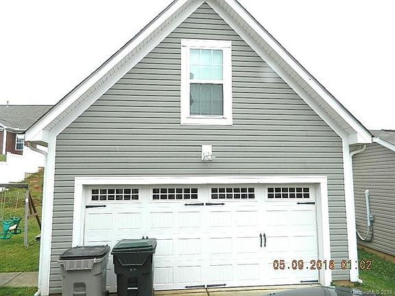 4th image of 734 Centennial St