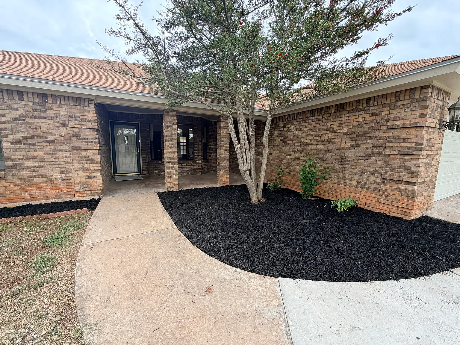 3 bed, 1468 sqft, $1,995 — Photo 3