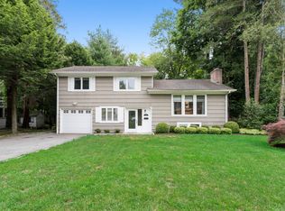 177 Larch Rd, Briarcliff Manor, NY 10510