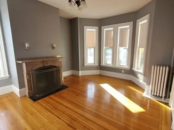 171 Lowell St #1A, Peabody, MA 01960