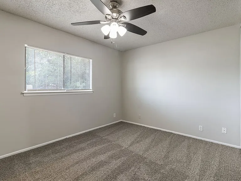 6618 Swiss Oaks Dr — Photo 9