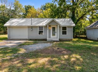 1038 N Fulbright Ave, Springfield, MO 65802