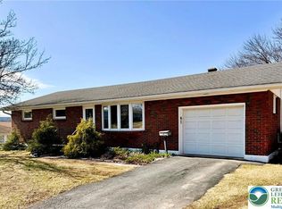 106 N 12th St, Lehighton, PA 18235