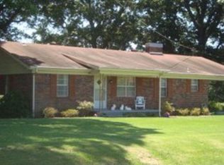 860 Buena Vista Rd, Huntingdon, TN 38344