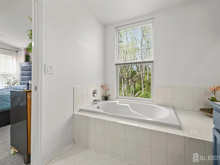 17 Parkside Dr — Photo 17