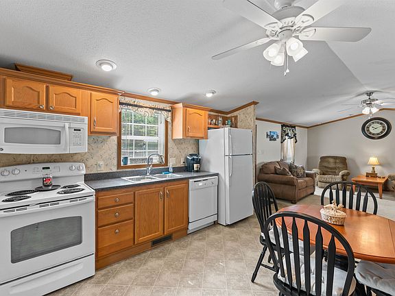 4th image of 87 Loon Mountain Lane
