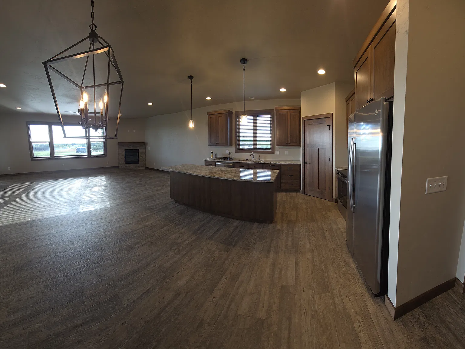 4 bed, 1641 sqft, $2,750 — Photo 3