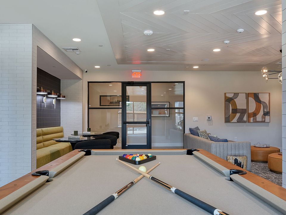 Lenox Grandview apartments community photo